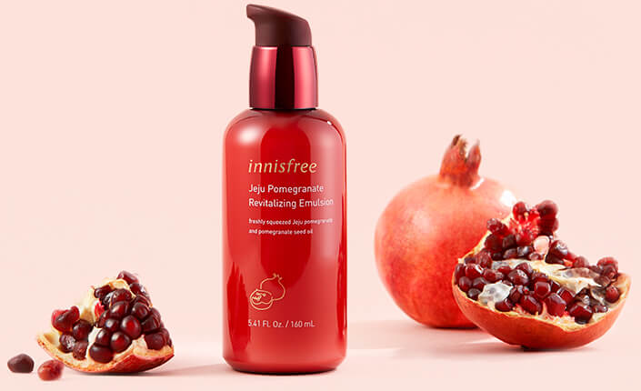Innisfree Jeju Pomegranate Revitalizing Emulsion 15 ml  อิมัลชันทับทิมสูตรน้ำทับทิมและน้ำมันเมล็ดทับทิมจากเชจูที่สร้างเกราะป้องกันความชุ่มชื้นและช่วยรักษาความชุ่มชื้นให้กับผิว