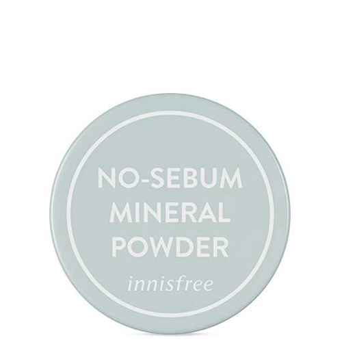 Innisfree No Sebum Mineral Powder 5g แพ็คเกจใหม่ ! แป้งฝุ่นเนื้อบางเบาอณูละเอียด สูตรปราศจากน้ำมัน ช่วยดูดซับความมันส่วนเกินบนใบหน้าได้อย่างมีประสิทธิภาพ